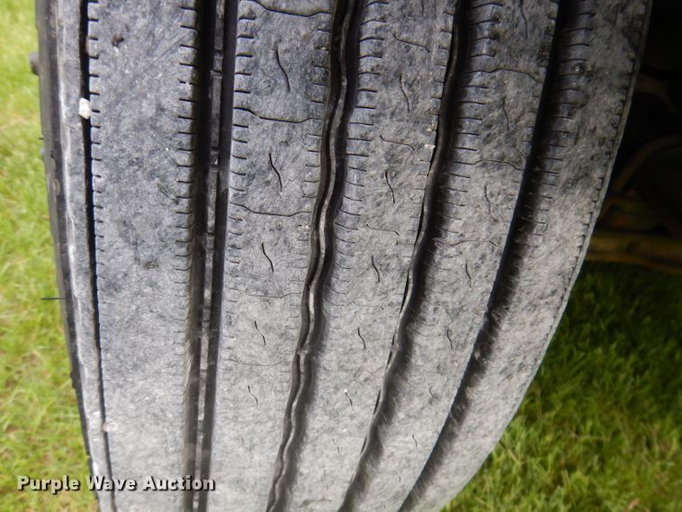 image for item JH9771 2004 GMC C7500  forestry bucket truck