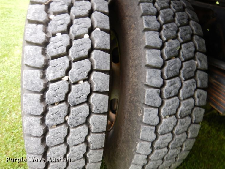 image for item JH9771 2004 GMC C7500  forestry bucket truck