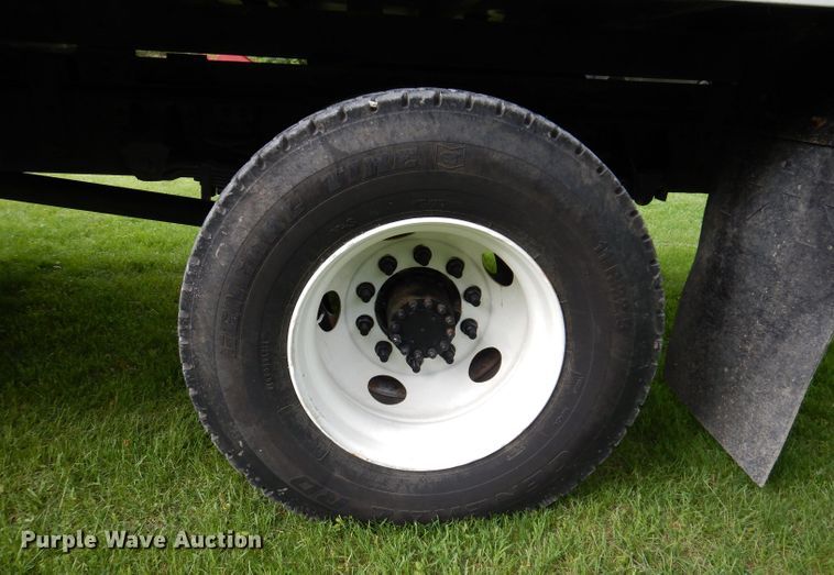 image for item JH9771 2004 GMC C7500  forestry bucket truck