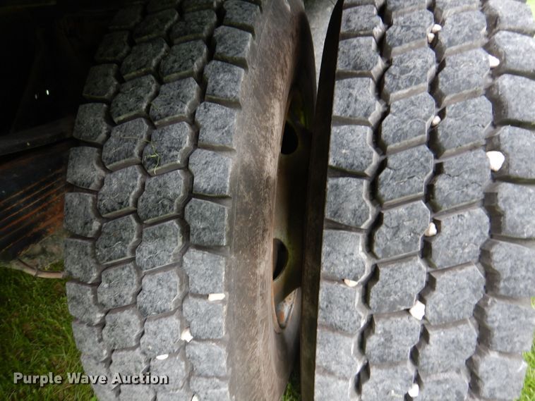 image for item JH9771 2004 GMC C7500  forestry bucket truck