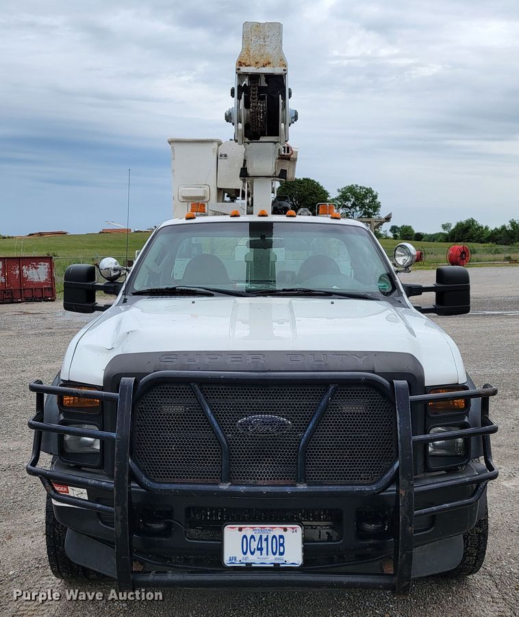 image for item JL9425 2008 Ford F550 Super Duty  bucket truck