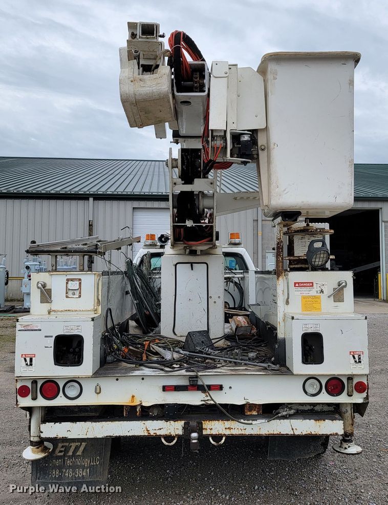 image for item JL9425 2008 Ford F550 Super Duty  bucket truck