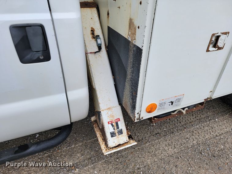 image for item JL9425 2008 Ford F550 Super Duty  bucket truck