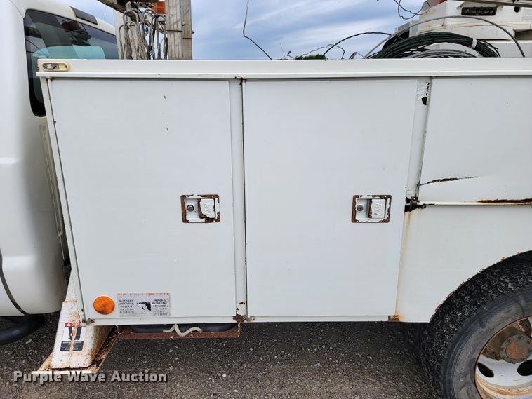 image for item JL9425 2008 Ford F550 Super Duty  bucket truck