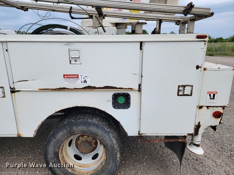image for item JL9425 2008 Ford F550 Super Duty  bucket truck