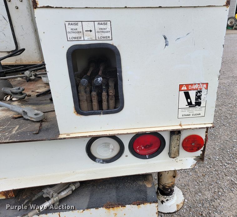 image for item JL9425 2008 Ford F550 Super Duty  bucket truck