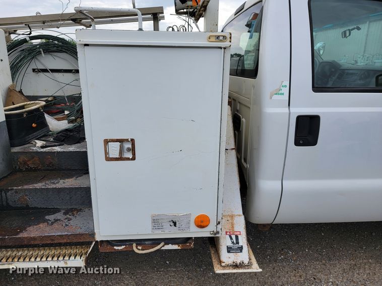 image for item JL9425 2008 Ford F550 Super Duty  bucket truck