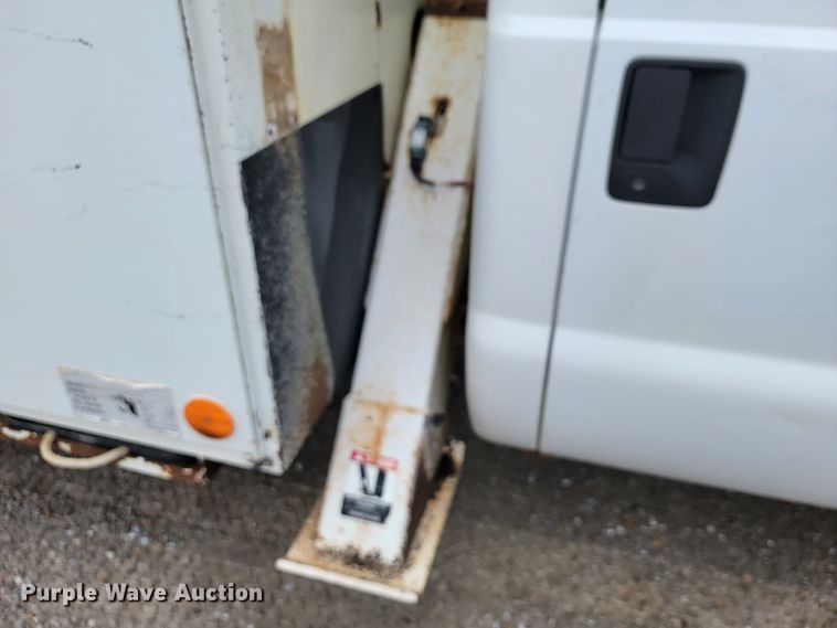 image for item JL9425 2008 Ford F550 Super Duty  bucket truck