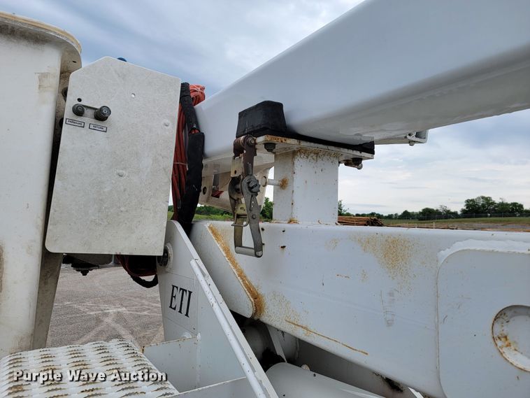 image for item JL9425 2008 Ford F550 Super Duty  bucket truck
