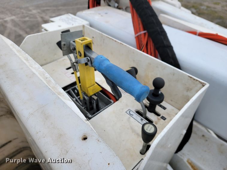 image for item JL9425 2008 Ford F550 Super Duty  bucket truck