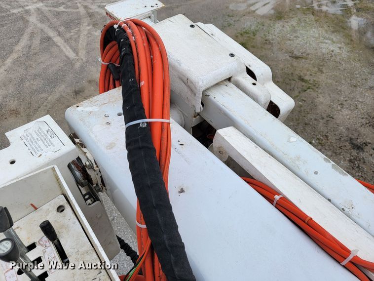 image for item JL9425 2008 Ford F550 Super Duty  bucket truck