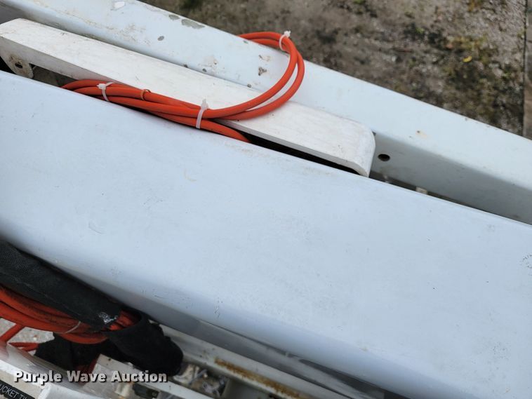 image for item JL9425 2008 Ford F550 Super Duty  bucket truck