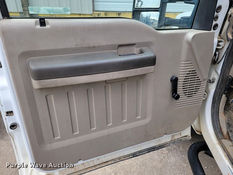 image for item JL9425 2008 Ford F550 Super Duty  bucket truck