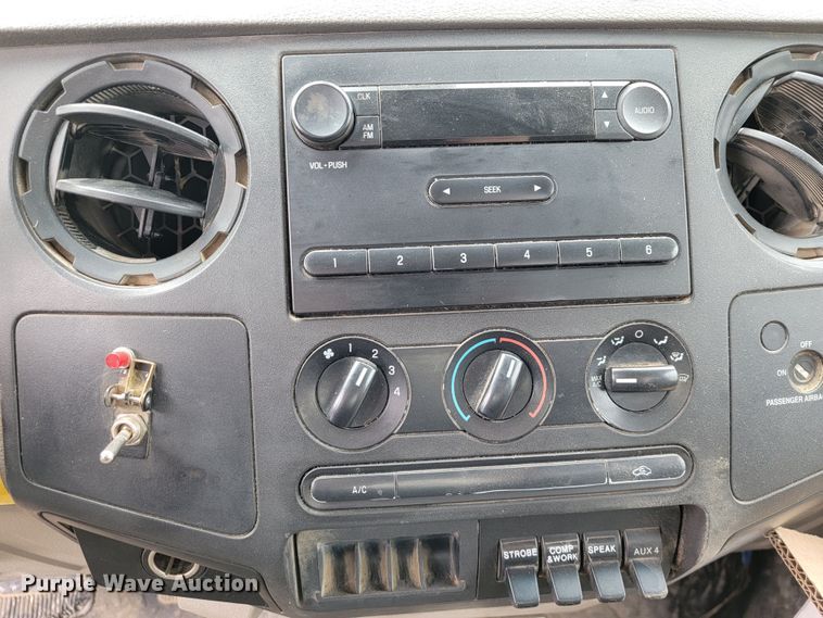 image for item JL9425 2008 Ford F550 Super Duty  bucket truck