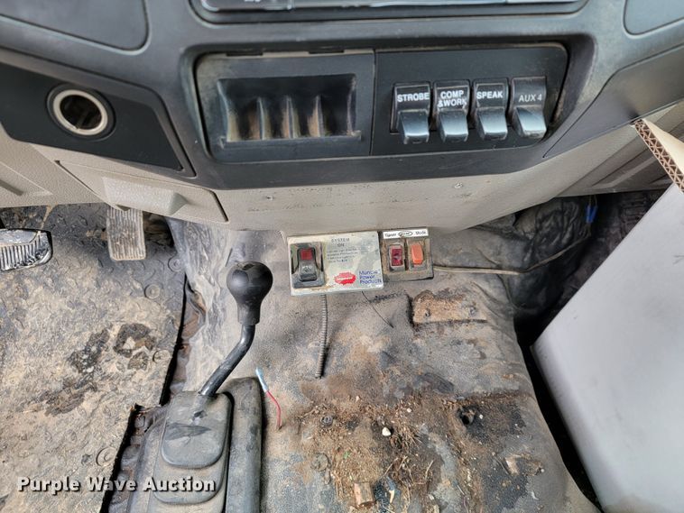 image for item JL9425 2008 Ford F550 Super Duty  bucket truck