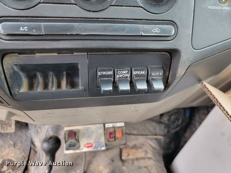 image for item JL9425 2008 Ford F550 Super Duty  bucket truck