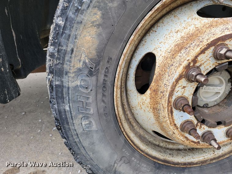 image for item JL9425 2008 Ford F550 Super Duty  bucket truck