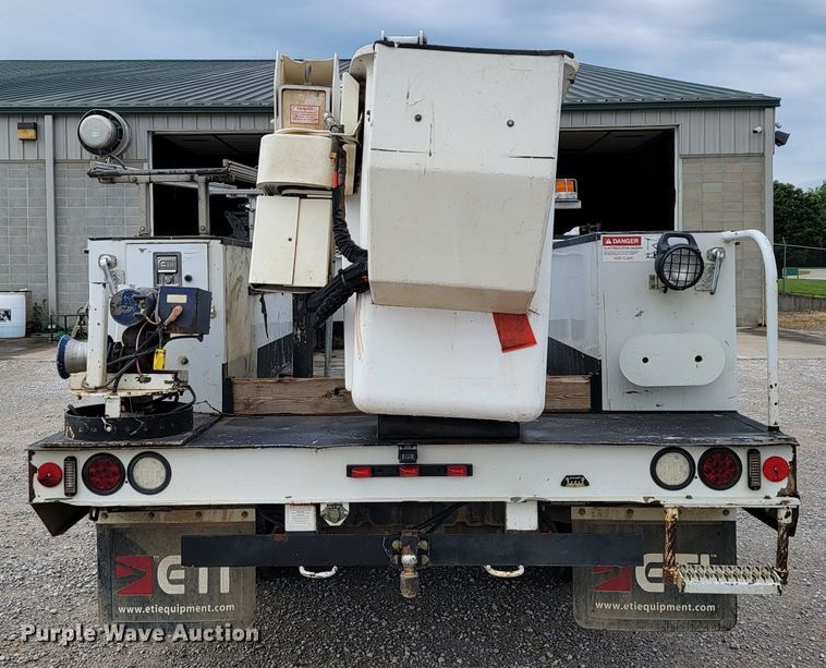 image for item JL9426 2015 Ford F550 Super Duty  bucket truck