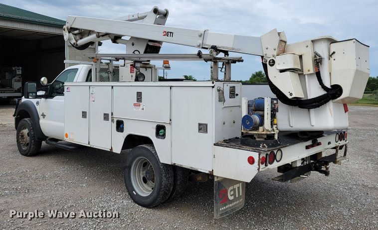 image for item JL9426 2015 Ford F550 Super Duty  bucket truck