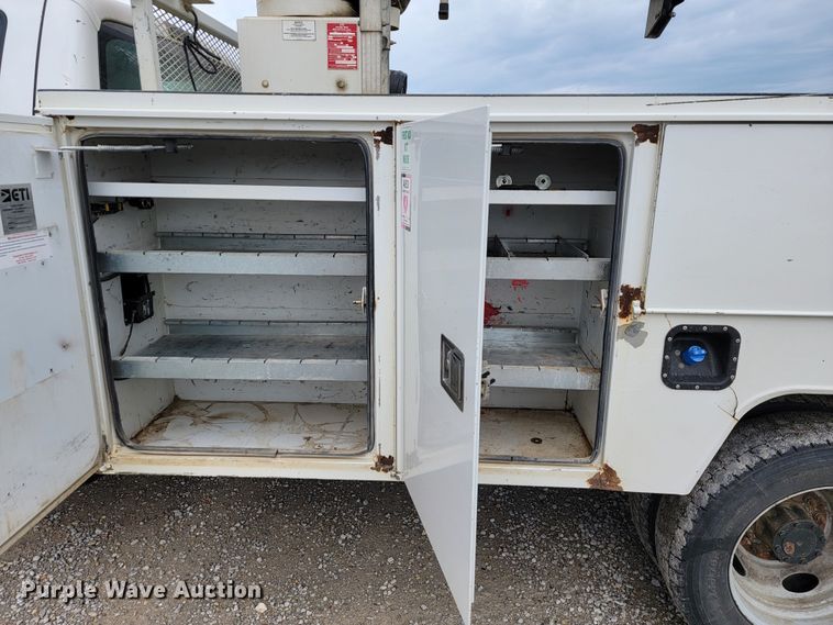 image for item JL9426 2015 Ford F550 Super Duty  bucket truck