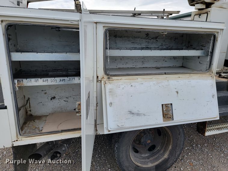 image for item JL9426 2015 Ford F550 Super Duty  bucket truck