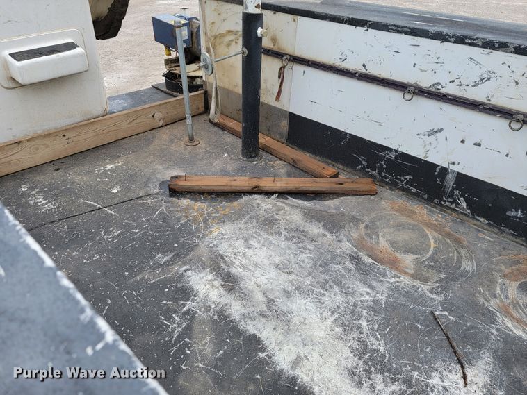 image for item JL9426 2015 Ford F550 Super Duty  bucket truck