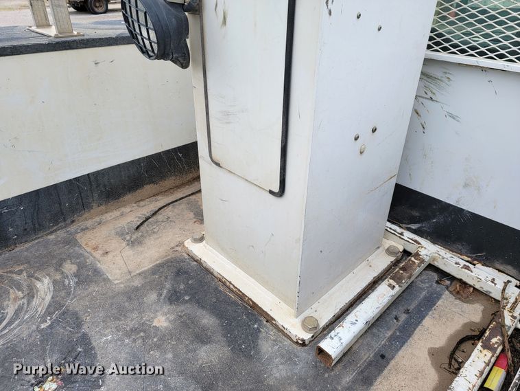 image for item JL9426 2015 Ford F550 Super Duty  bucket truck