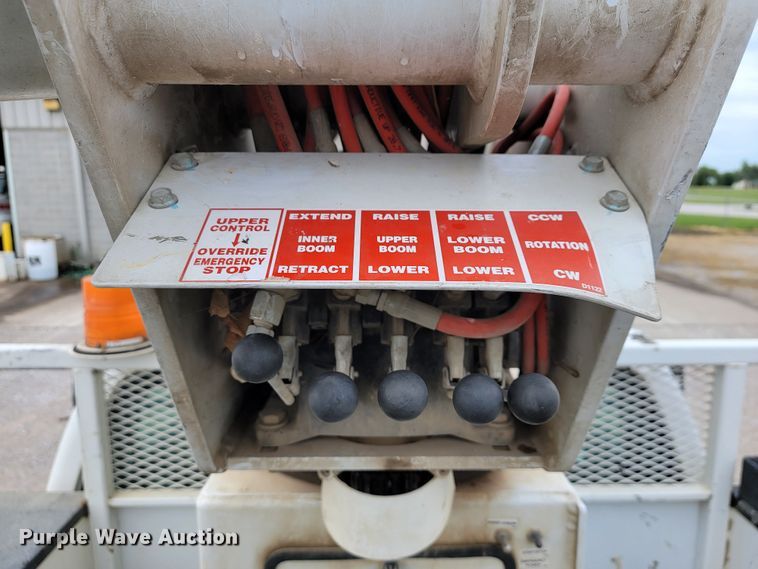 image for item JL9426 2015 Ford F550 Super Duty  bucket truck