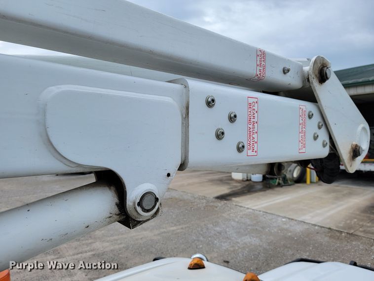 image for item JL9426 2015 Ford F550 Super Duty  bucket truck