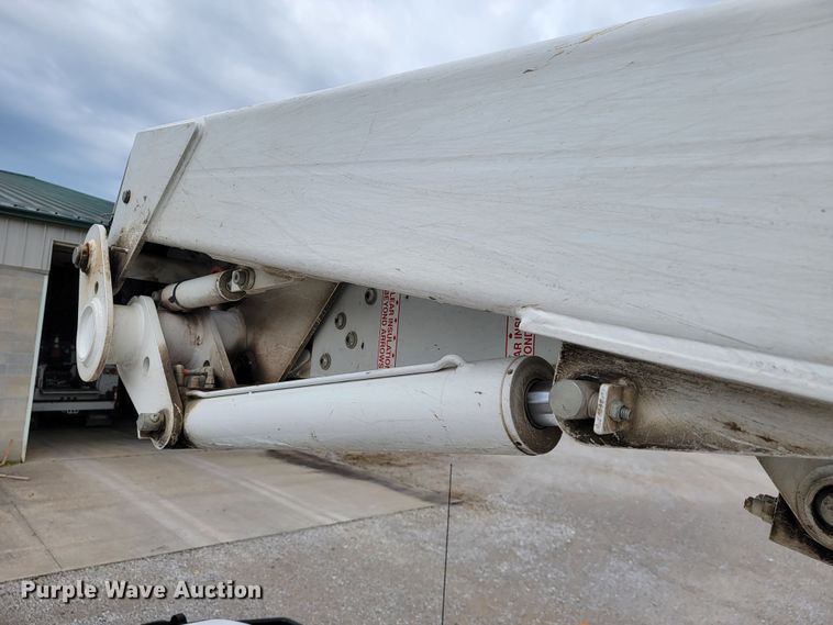 image for item JL9426 2015 Ford F550 Super Duty  bucket truck