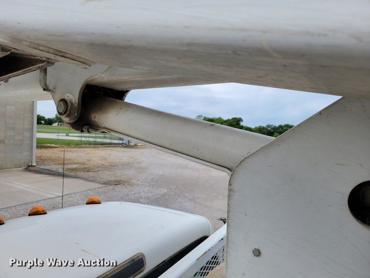 image for item JL9426 2015 Ford F550 Super Duty  bucket truck