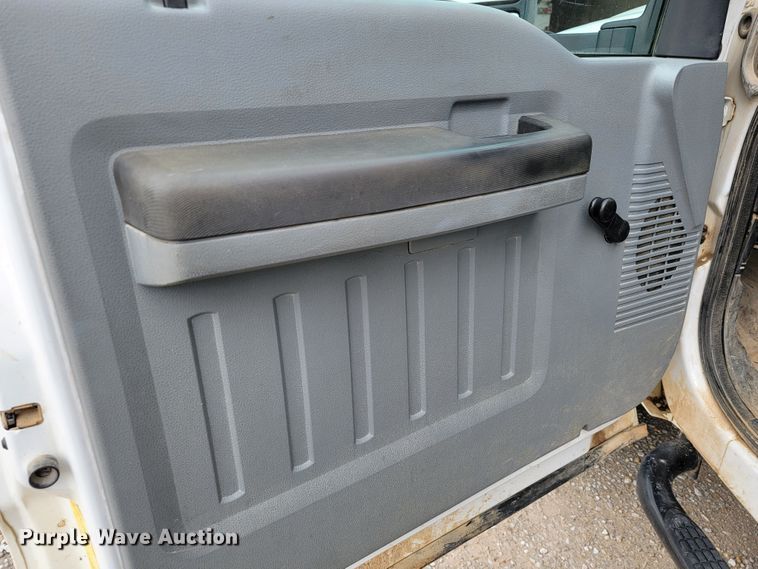 image for item JL9426 2015 Ford F550 Super Duty  bucket truck