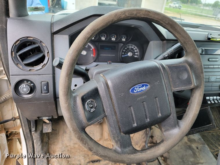 image for item JL9426 2015 Ford F550 Super Duty  bucket truck