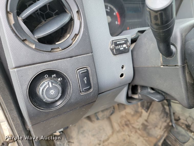 image for item JL9426 2015 Ford F550 Super Duty  bucket truck