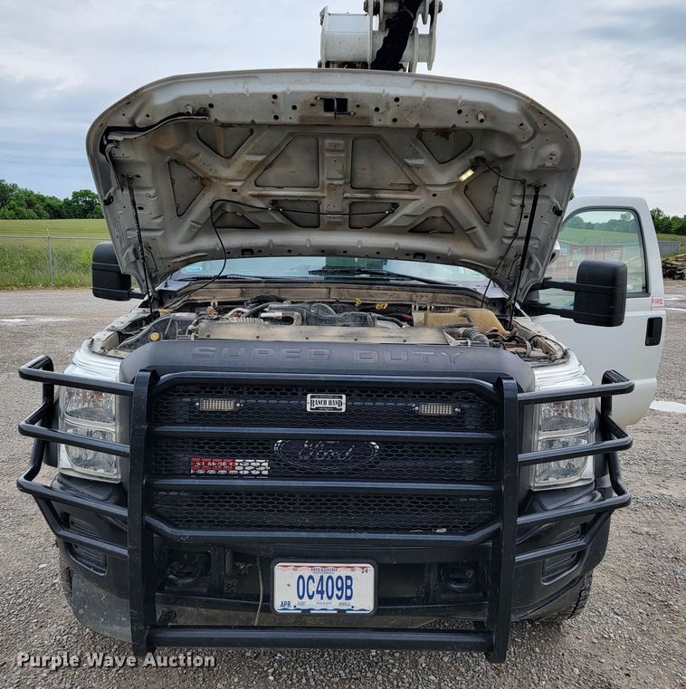 image for item JL9426 2015 Ford F550 Super Duty  bucket truck