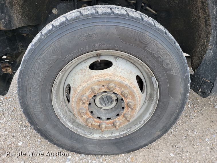 image for item JL9426 2015 Ford F550 Super Duty  bucket truck