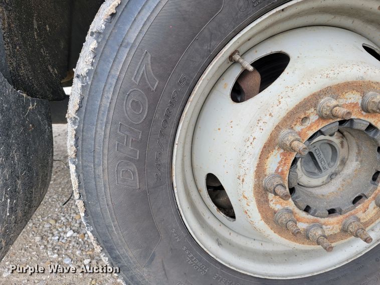 image for item JL9426 2015 Ford F550 Super Duty  bucket truck