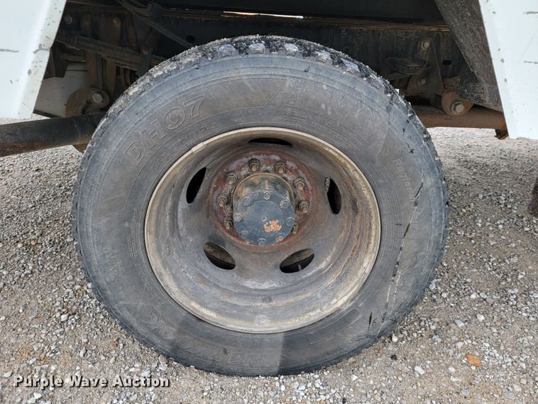 image for item JL9426 2015 Ford F550 Super Duty  bucket truck