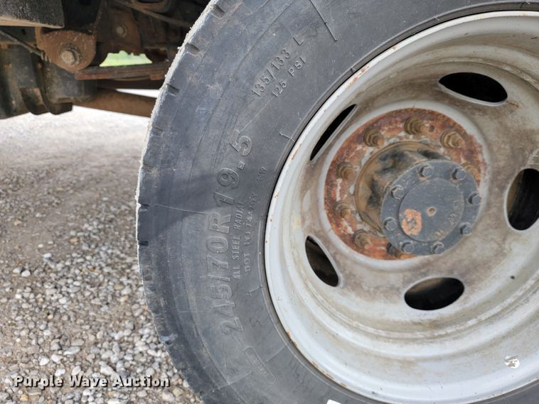 image for item JL9426 2015 Ford F550 Super Duty  bucket truck