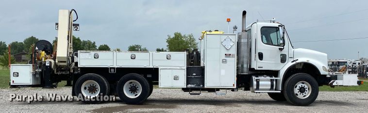 image for item JU9233 2008 Freightliner Business Class M2  crane truck