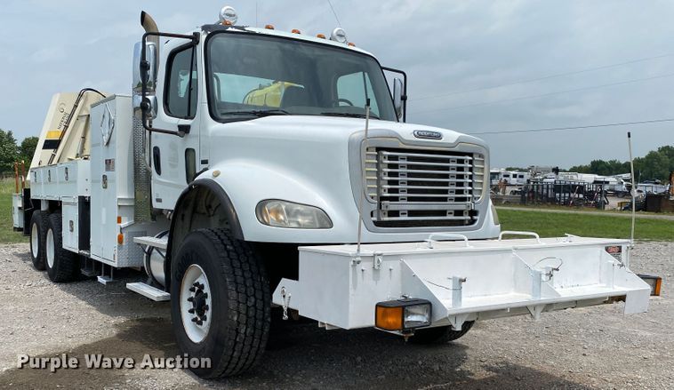 image for item JU9233 2008 Freightliner Business Class M2  crane truck