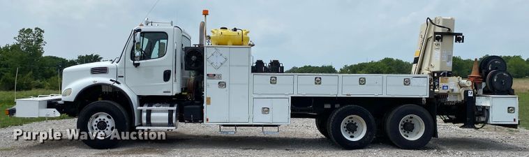 image for item JU9233 2008 Freightliner Business Class M2  crane truck