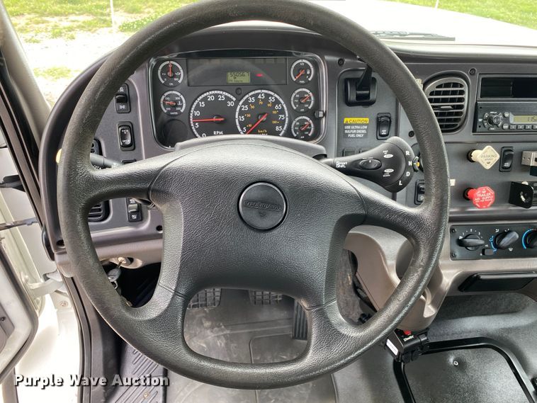 image for item JU9233 2008 Freightliner Business Class M2  crane truck