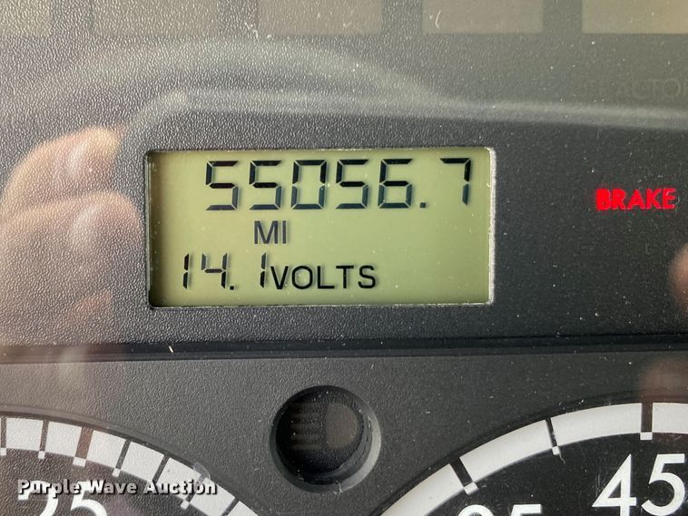 image for item JU9233 2008 Freightliner Business Class M2  crane truck