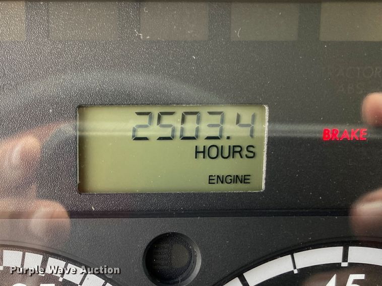 image for item JU9233 2008 Freightliner Business Class M2  crane truck