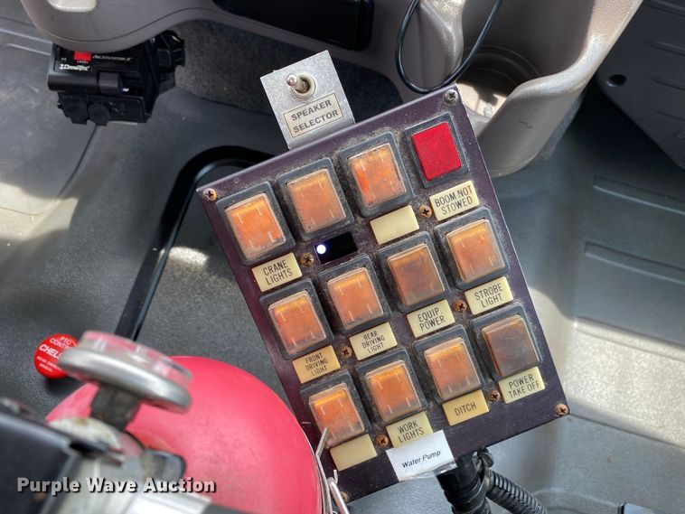 image for item JU9233 2008 Freightliner Business Class M2  crane truck