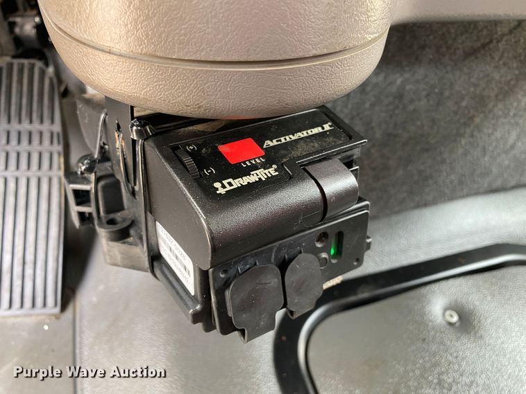 image for item JU9233 2008 Freightliner Business Class M2  crane truck