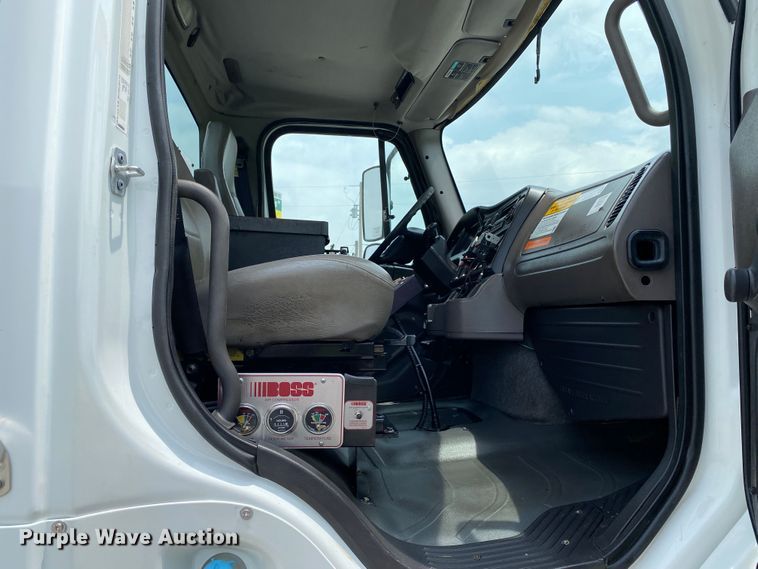 image for item JU9233 2008 Freightliner Business Class M2  crane truck