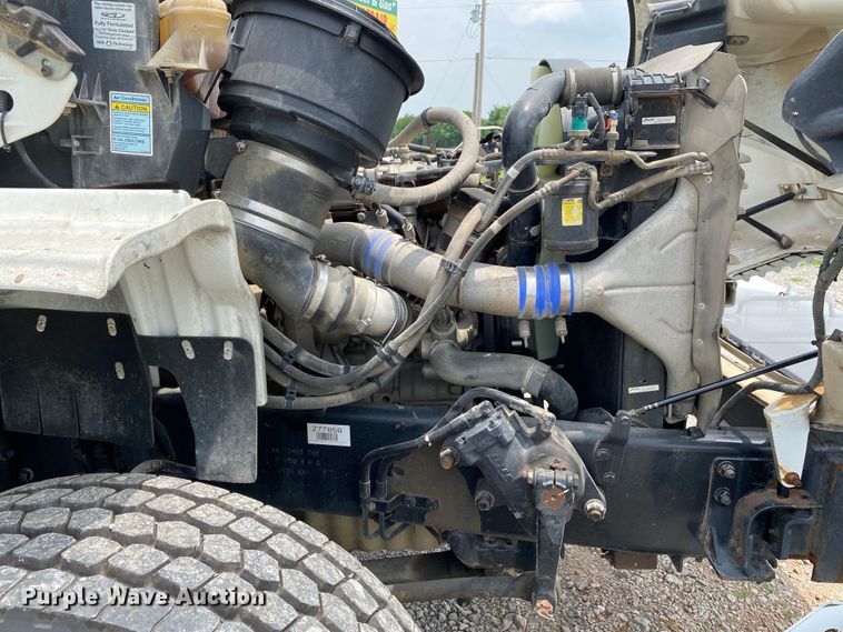 image for item JU9233 2008 Freightliner Business Class M2  crane truck