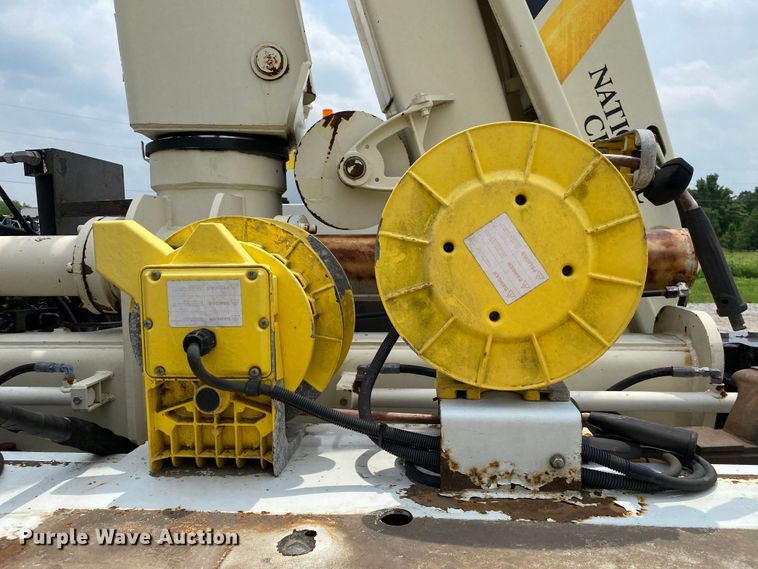 image for item JU9233 2008 Freightliner Business Class M2  crane truck